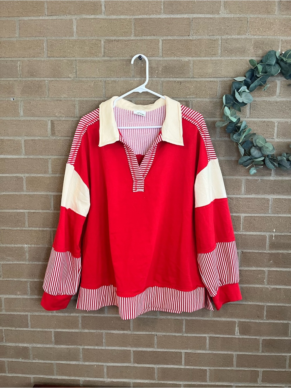 New In - Women’s Red Colorblock Long Sleeve Tee Rugby Preppy Large Like New